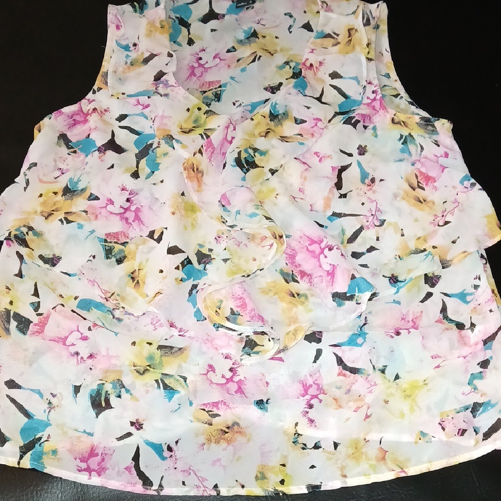Floral Sleeveless Blouse